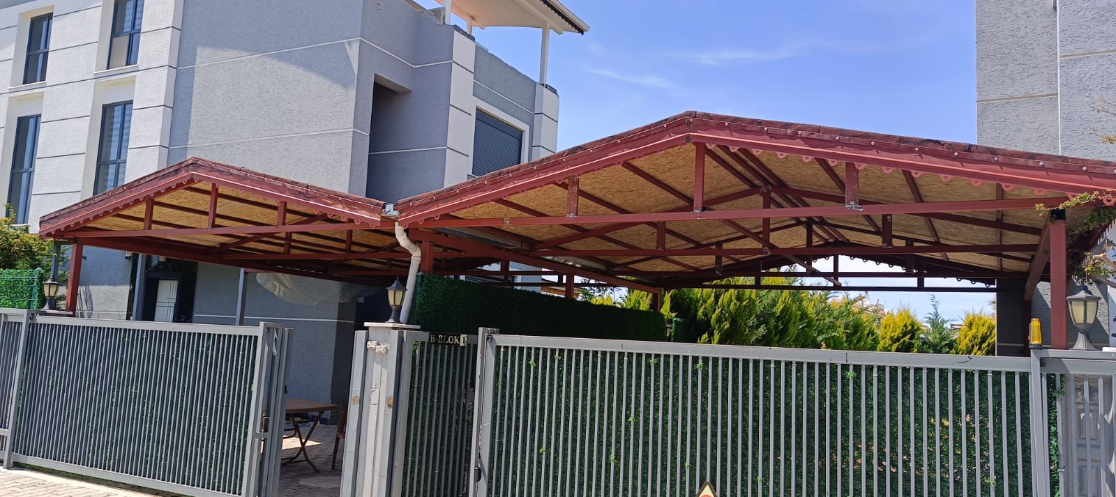 Ferforje Kapı ve Çelik Çatı